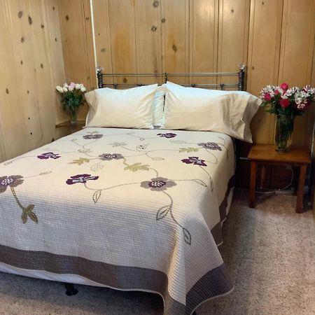 The Woods Hotel - Gay Lgbtq Cabins Guerneville Extérieur photo