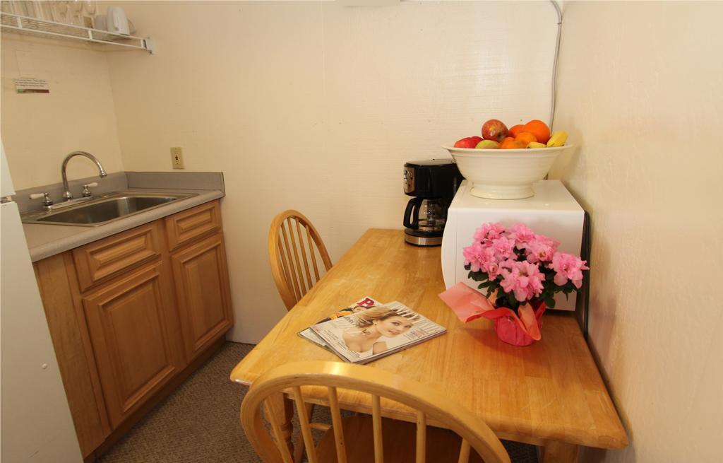 The Woods Hotel - Gay Lgbtq Cabins Guerneville Chambre photo