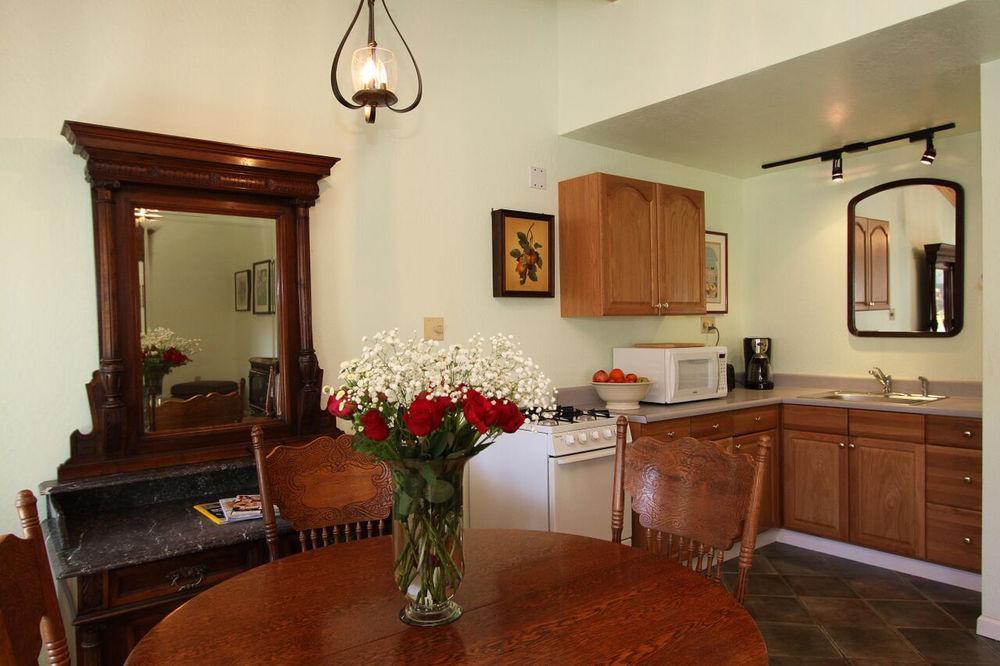 The Woods Hotel - Gay Lgbtq Cabins Guerneville Extérieur photo