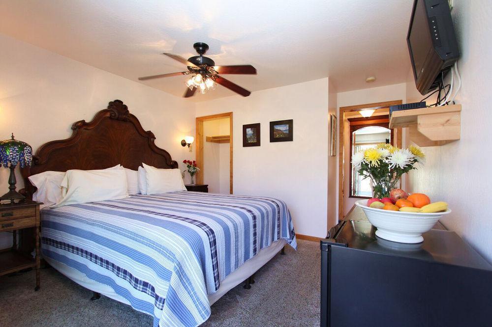 The Woods Hotel - Gay Lgbtq Cabins Guerneville Extérieur photo