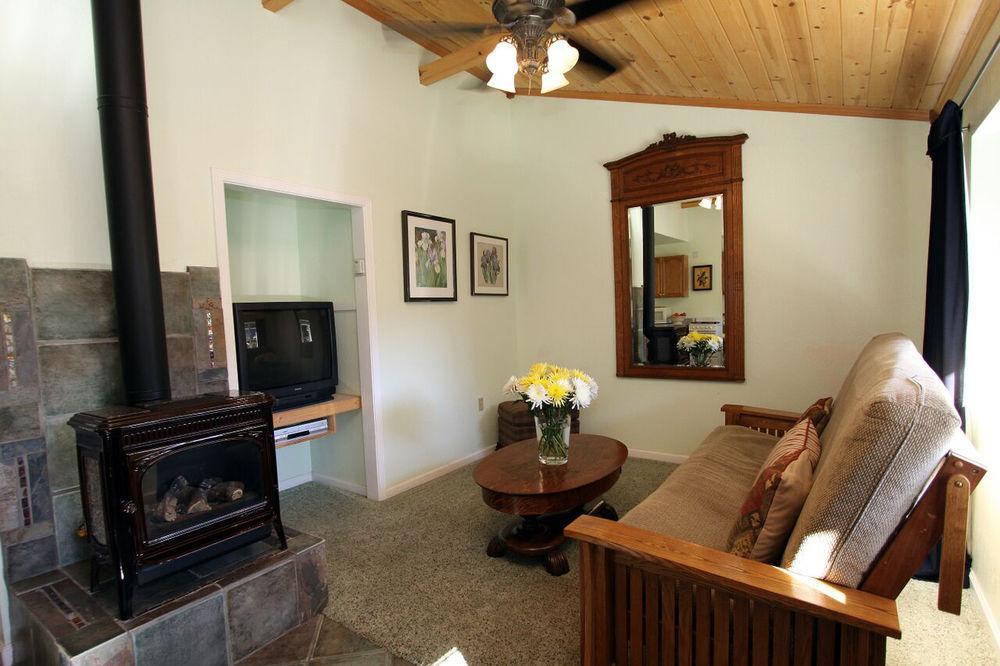 The Woods Hotel - Gay Lgbtq Cabins Guerneville Extérieur photo