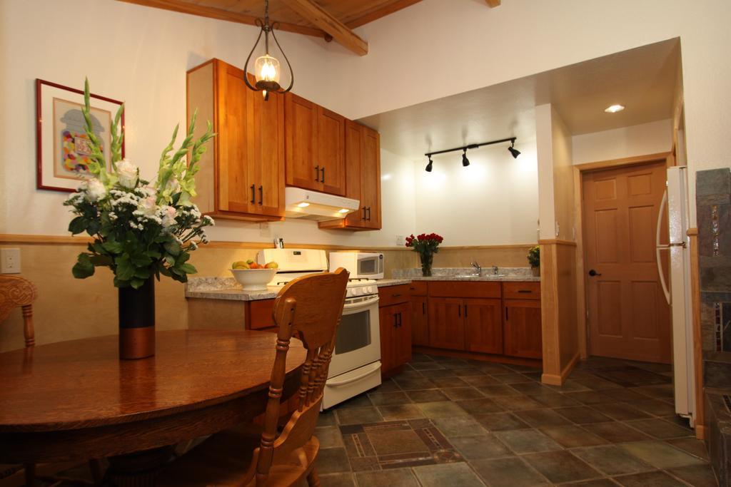 The Woods Hotel - Gay Lgbtq Cabins Guerneville Extérieur photo