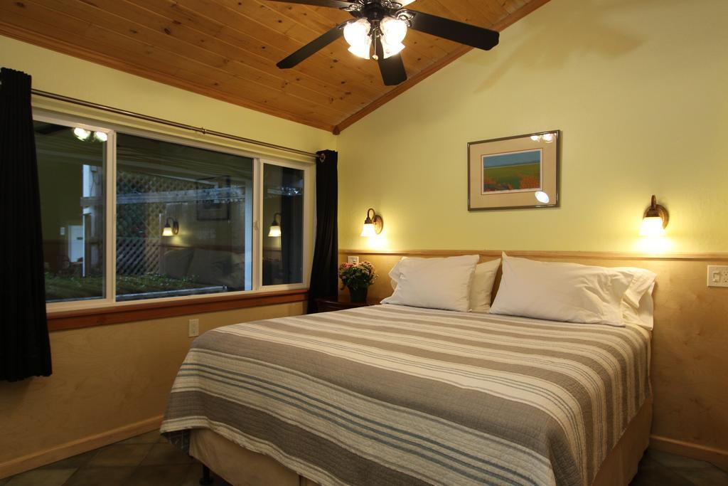 The Woods Hotel - Gay Lgbtq Cabins Guerneville Extérieur photo