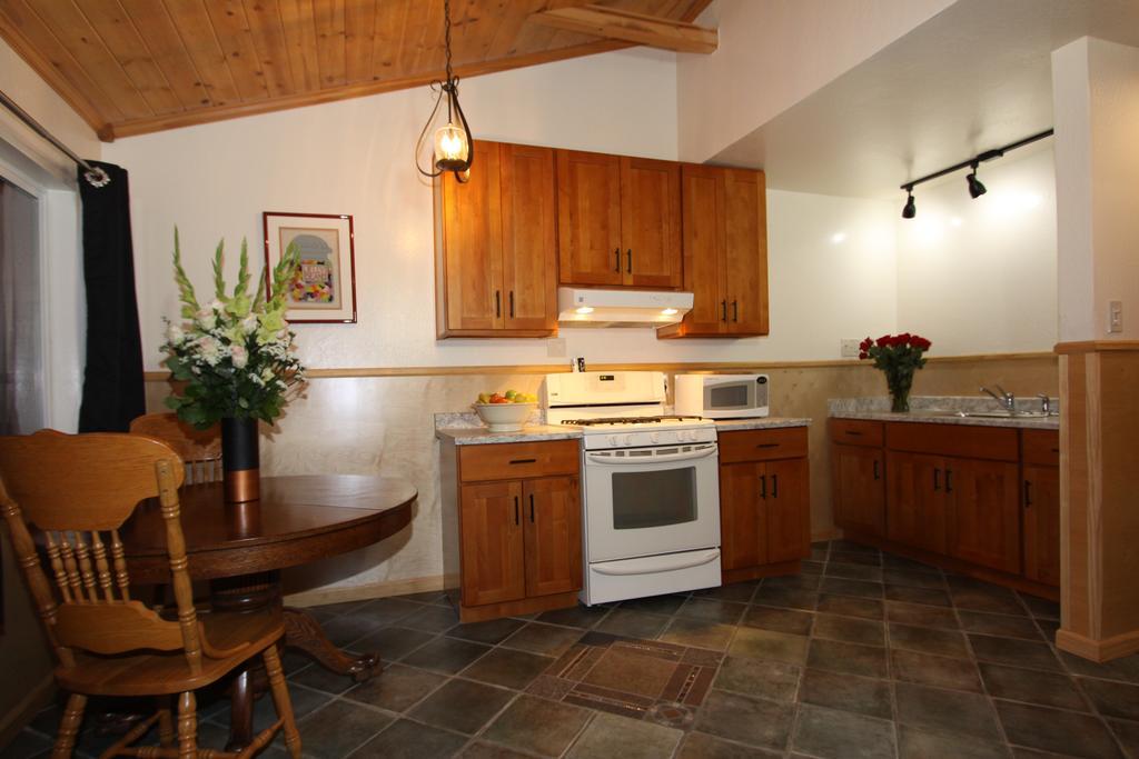 The Woods Hotel - Gay Lgbtq Cabins Guerneville Extérieur photo