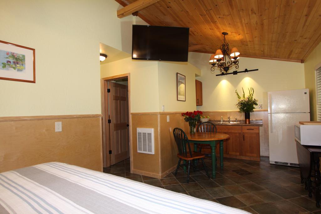 The Woods Hotel - Gay Lgbtq Cabins Guerneville Extérieur photo
