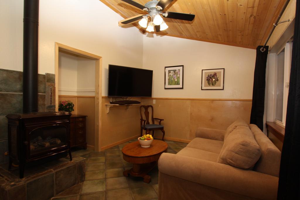 The Woods Hotel - Gay Lgbtq Cabins Guerneville Extérieur photo