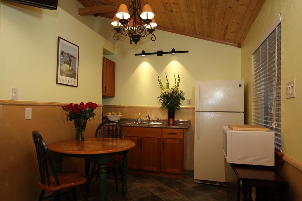 The Woods Hotel - Gay Lgbtq Cabins Guerneville Extérieur photo