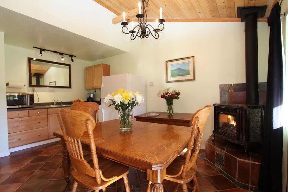 The Woods Hotel - Gay Lgbtq Cabins Guerneville Extérieur photo