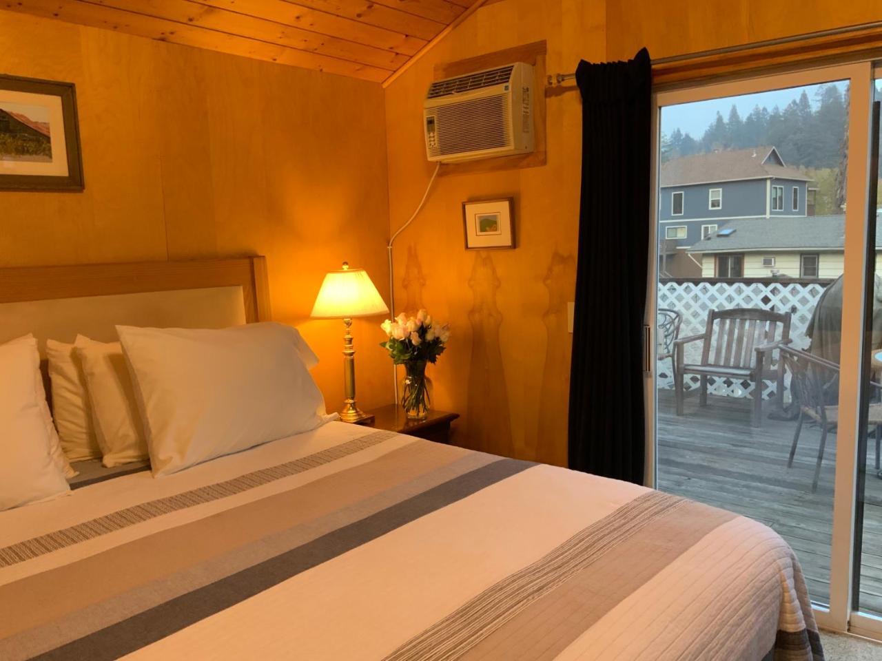 The Woods Hotel - Gay Lgbtq Cabins Guerneville Extérieur photo