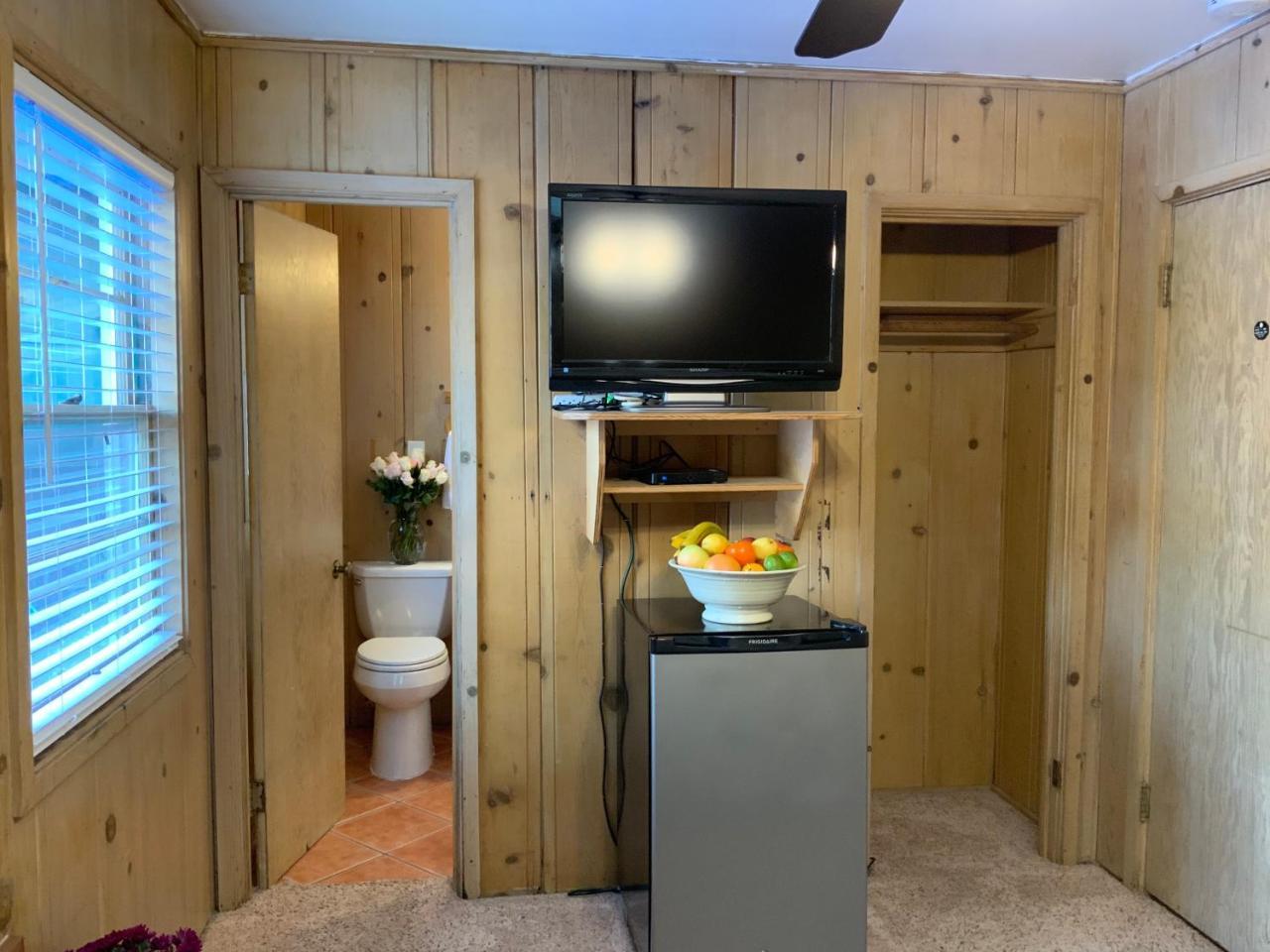 The Woods Hotel - Gay Lgbtq Cabins Guerneville Extérieur photo